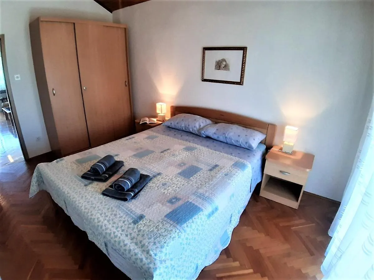 Apt Mirella Apartment Rovinj